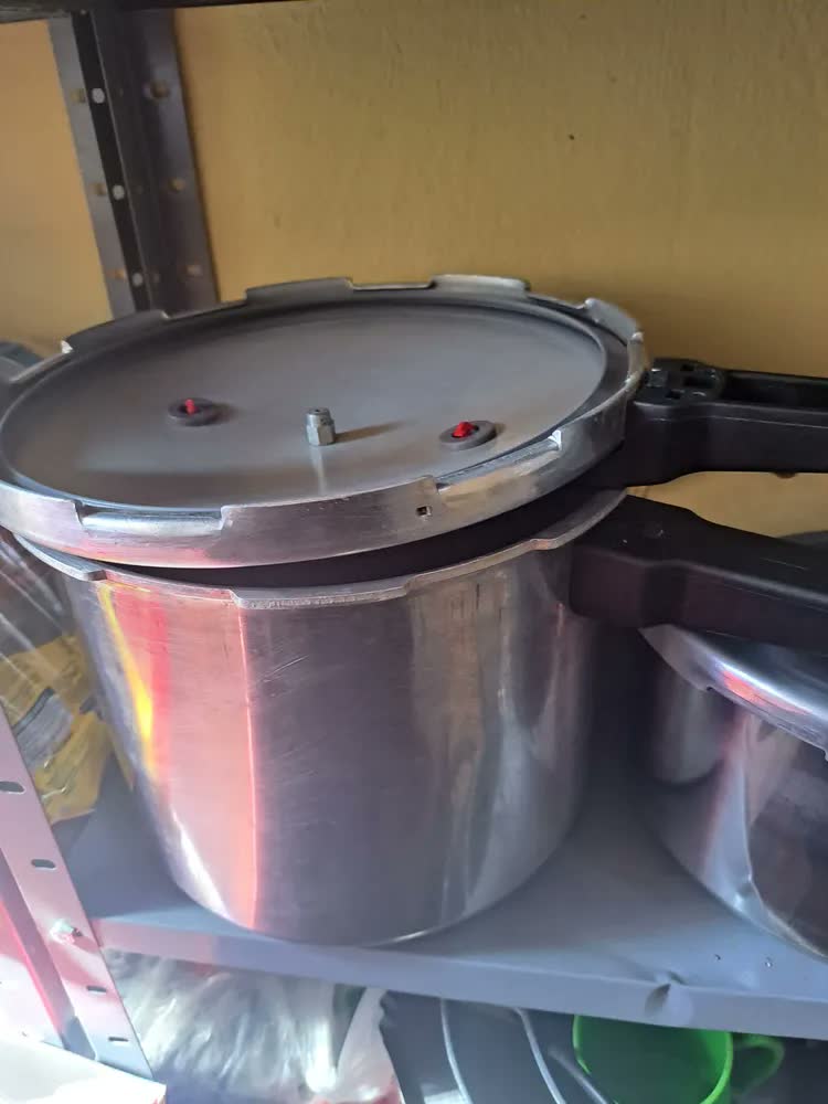 foto de Panela Pressão 7 Litros Fechamento Externo Mais Segura Aluminio Nacional