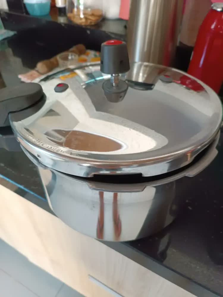 foto de Panela Pressão 7 Litros Fechamento Externo Mais Segura Aluminio Nacional