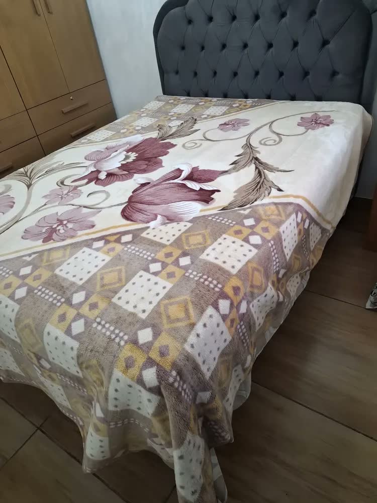 foto de Cobertor Jolitex King Size 2,2x2,4m Montecarlo Bege 100% Poliéster