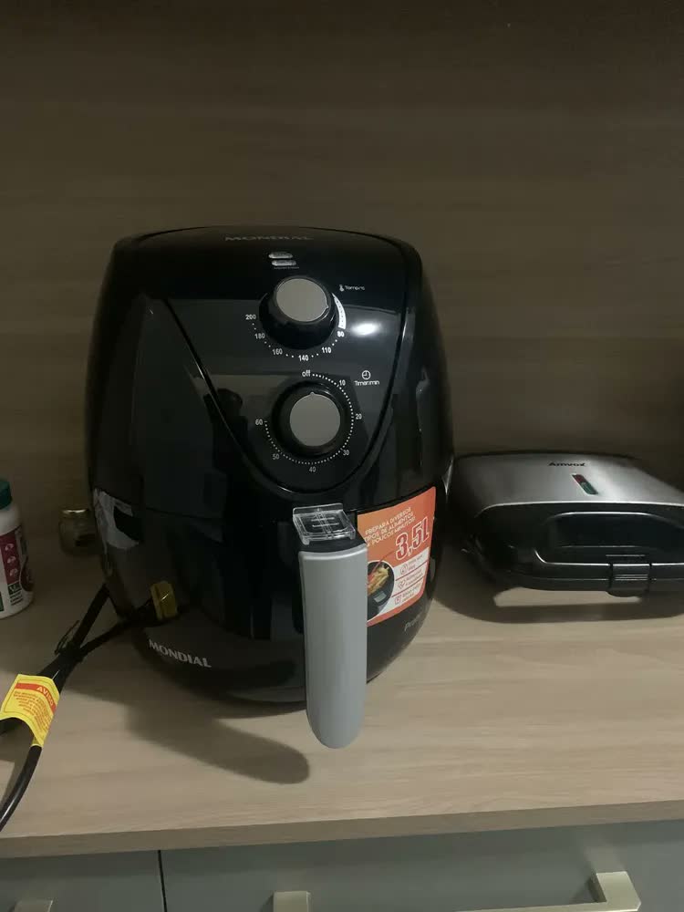 foto de Fritadeira Sem Óleo Air Fryer 3,5L Mondial 1500W AF-31