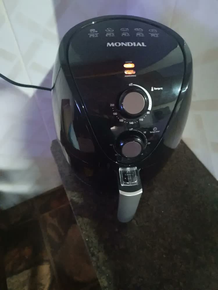 foto de Fritadeira Sem Óleo Air Fryer 3,5L Mondial 1500W AF-31
