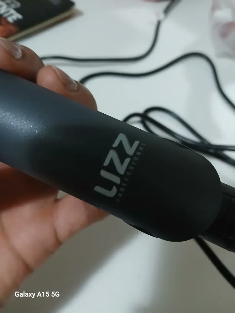 foto de Prancha Lizz Neo Titanium Cinza Bivolt 230oc - Lizz