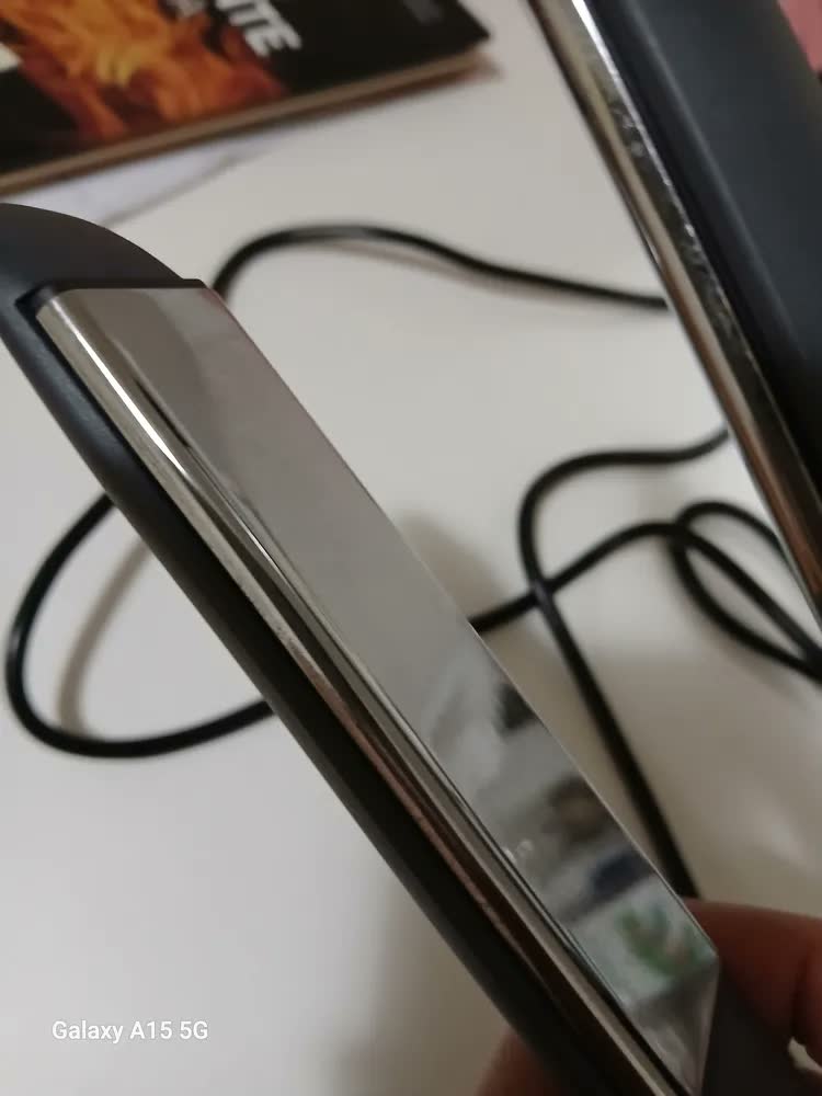 foto de Prancha Lizz Neo Titanium Cinza Bivolt 230oc - Lizz