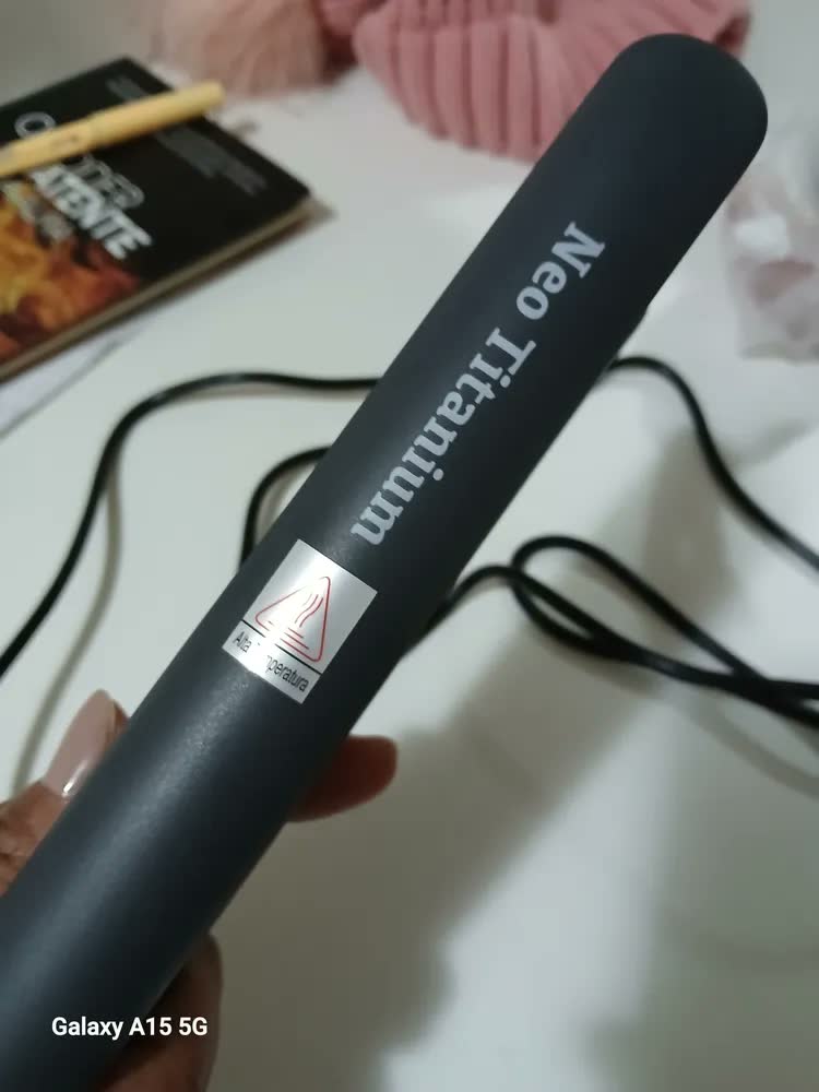 foto de Prancha Lizz Neo Titanium Cinza Bivolt 230oc - Lizz