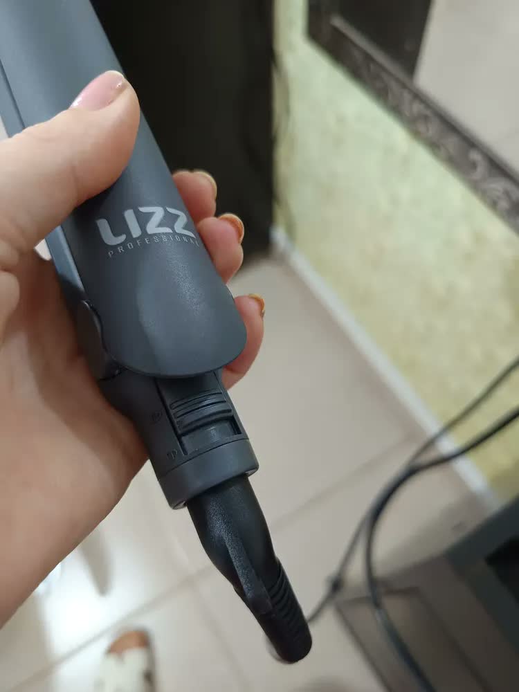 foto de Prancha Lizz Neo Titanium Cinza Bivolt 230oc - Lizz
