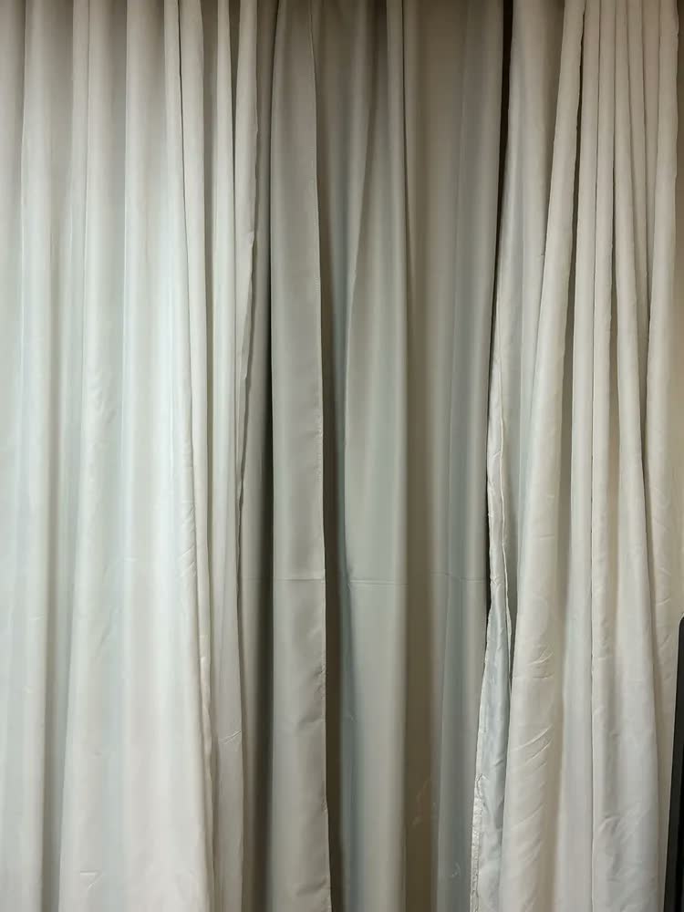 foto de Cortina Trilho Suíço 3,00x2,80 Blackout Tecido Corta Luz