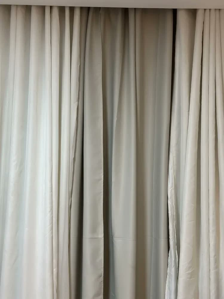 foto de Cortina Trilho Suíço 3,00x2,80 Blackout Tecido Corta Luz