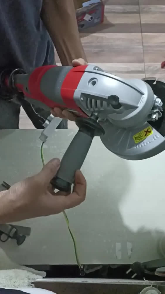 foto de Esmerilhadeira Angular Multiuso Profissional Potência de 2000W 127V Disco 180mm Einhell RT-AG 230/180