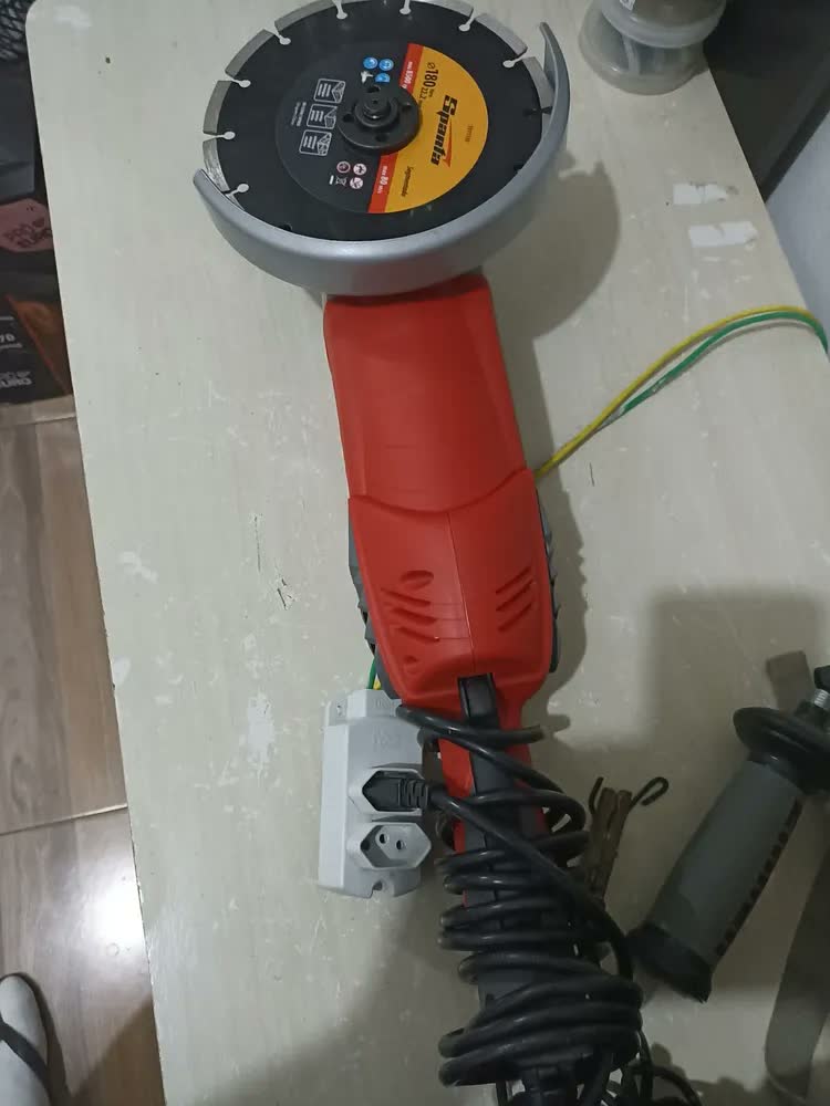 foto de Esmerilhadeira Angular Multiuso Profissional Potência de 2000W 127V Disco 180mm Einhell RT-AG 230/180