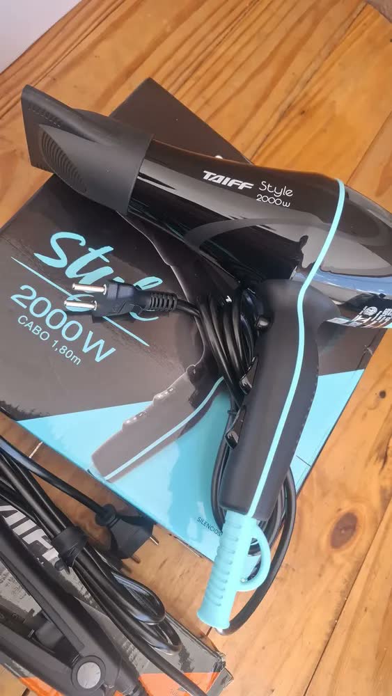 foto de Secador Taiff Style 2000w C/ Prancha Taiff Cerâmica 180ºc