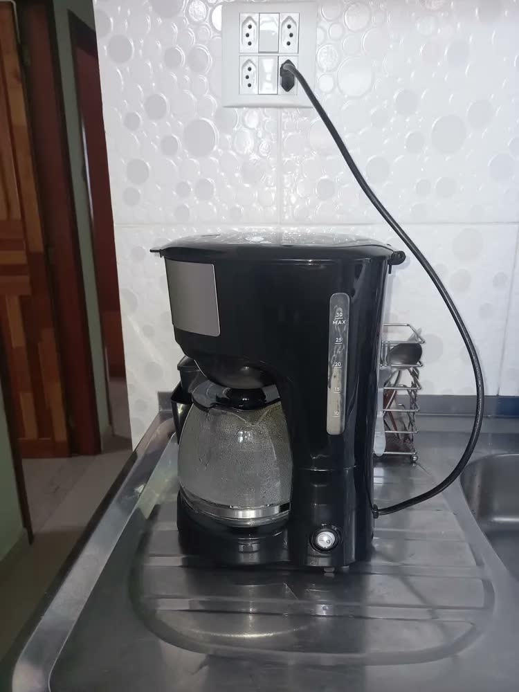 foto de Cafeteira Elétrica Ecm20 30 Xícaras Efficient Função Manter Aquecido Cor Inox Preta Electrolux