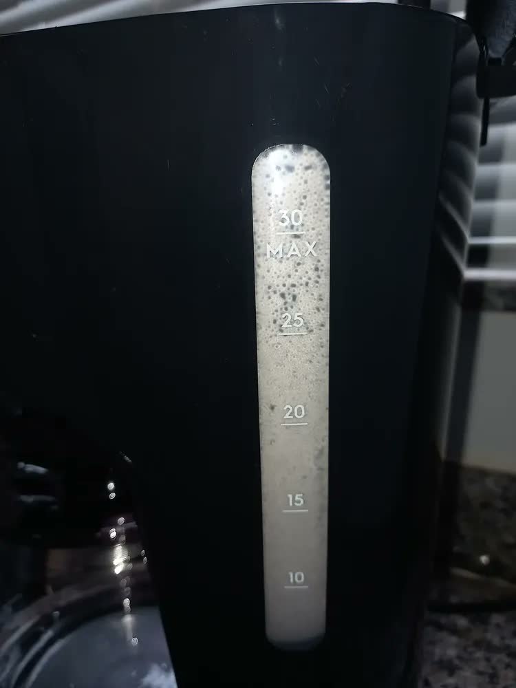 foto de Cafeteira Elétrica Ecm20 30 Xícaras Efficient Função Manter Aquecido Cor Inox Preta Electrolux