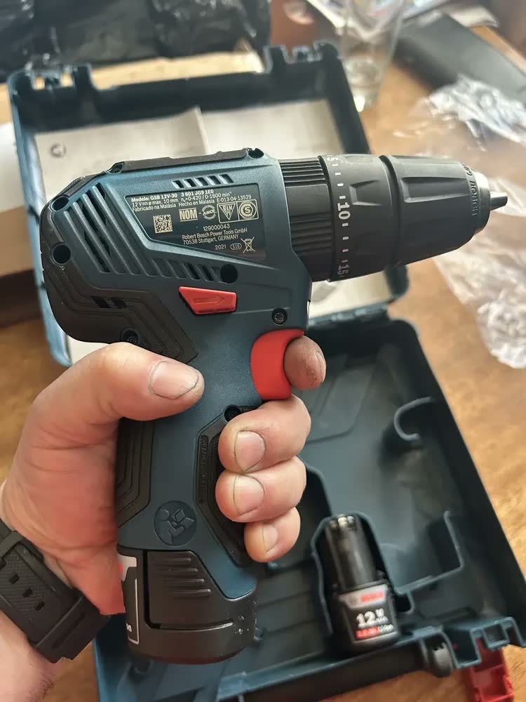 foto de Taladro Percutor Bosch Gsb 12v-30 Brushless + 2 baterias