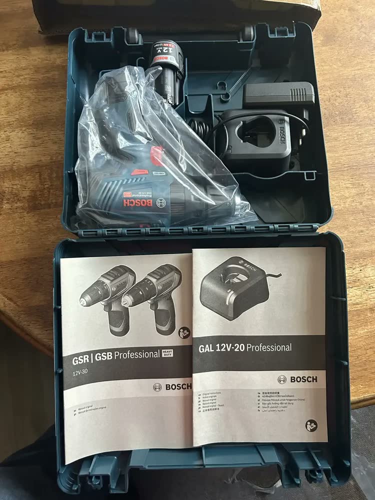 foto de Taladro Percutor Bosch Gsb 12v-30 Brushless + 2 baterias