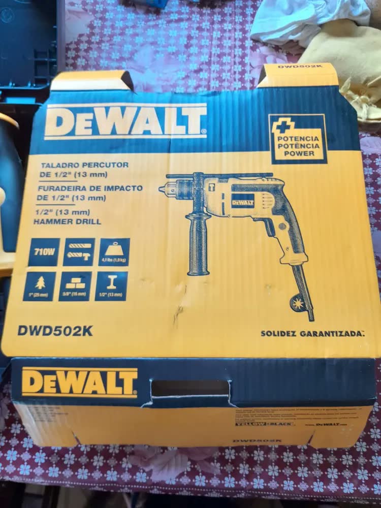 foto de Furadeira de Impacto 13mm 750W DWD502KA Com 5 Brocas