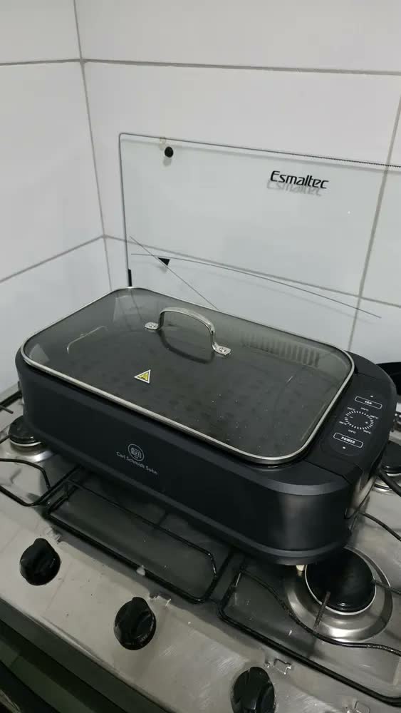 foto de Churrasqueira Elétrica Grill Smokeless Carl Schmidt Soh Preto