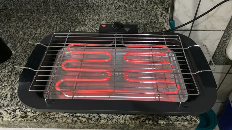 foto de Churrasqueira Elétrica De Mesa Elgin 42CHU2001000 Cor Preta