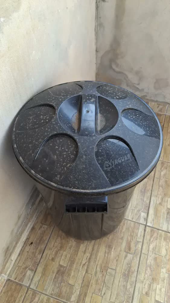 foto de Cesto De Lixo Grande Água Lixo Roupa Suja 93ltrs Jg
