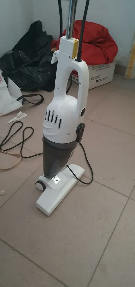 foto de Aspirador de Pó Vertical Kärcher VCL 1 com Filtro Hepa 2 em 1 - 1.000W