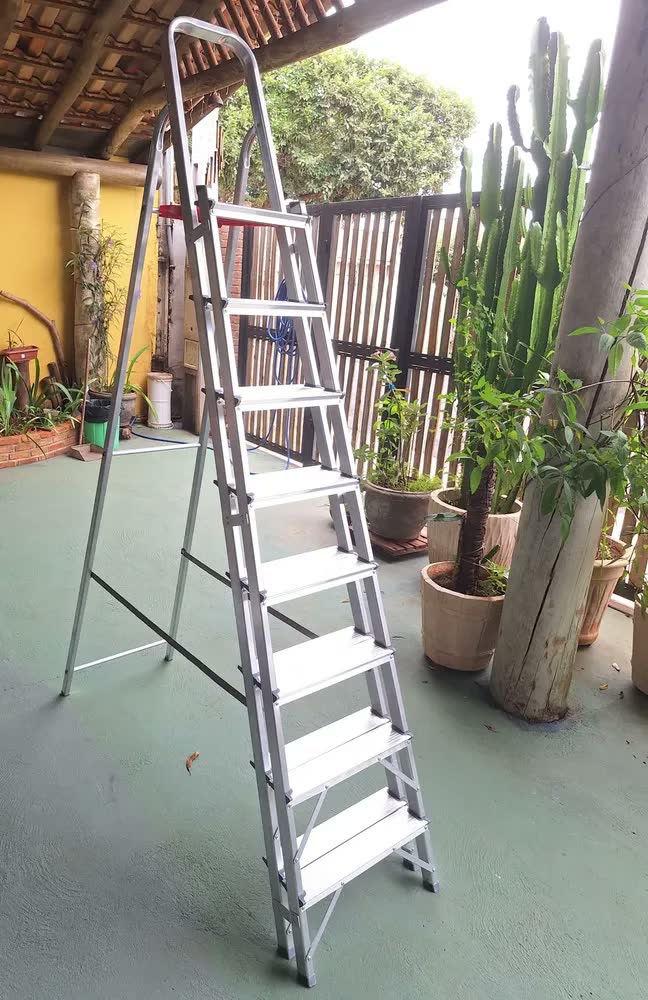 foto de Escada Alumínio Reisam 5 Degraus Tesoura Dobrável 120kg