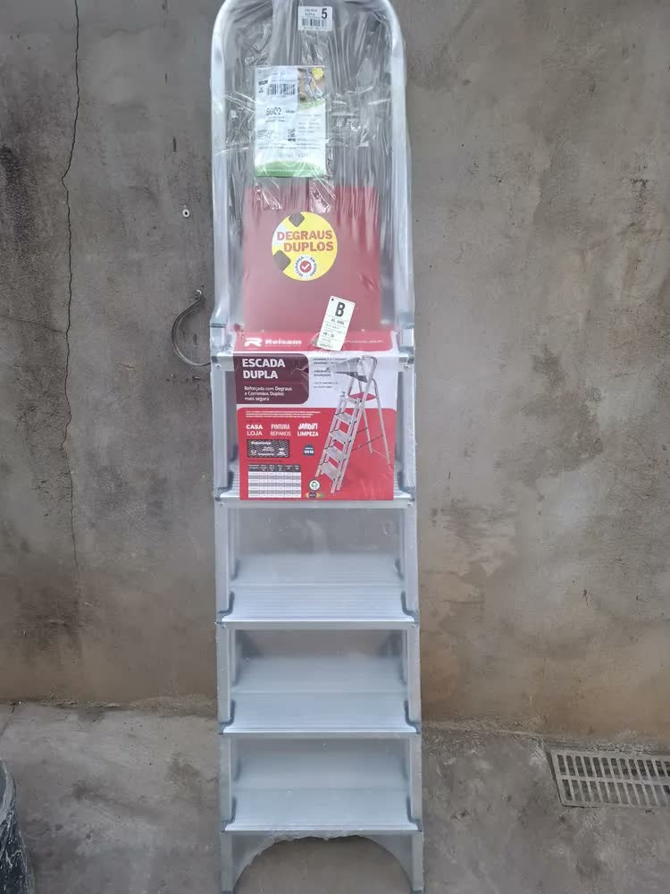 foto de Escada Alumínio Reisam 5 Degraus Tesoura Dobrável 120kg
