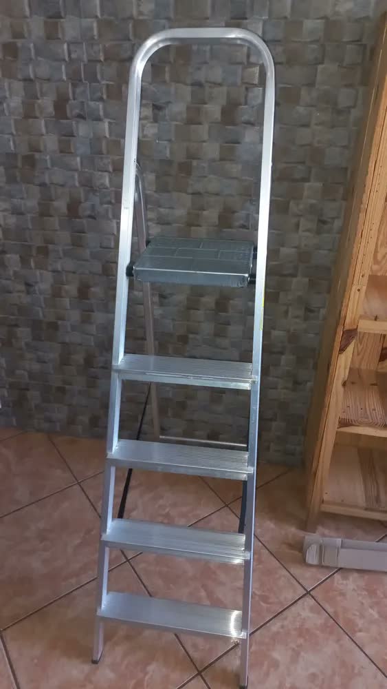 foto de Escada De Alumínio 5 Degraus Maestro