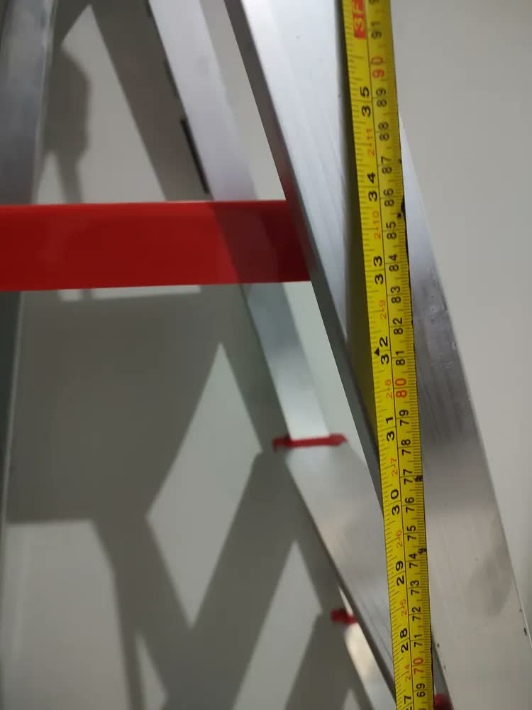 foto de Escada Botafogo Lar & Lazer ESC0063 Doméstica De Alumínio 4 Degraus Prata Cor Phantom red