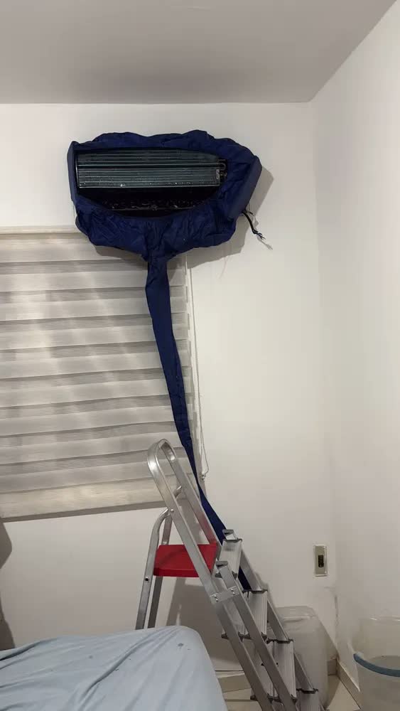 foto de Escada Alumínio Dobrável 4 Degraus Tesoura Reisam 1.3m