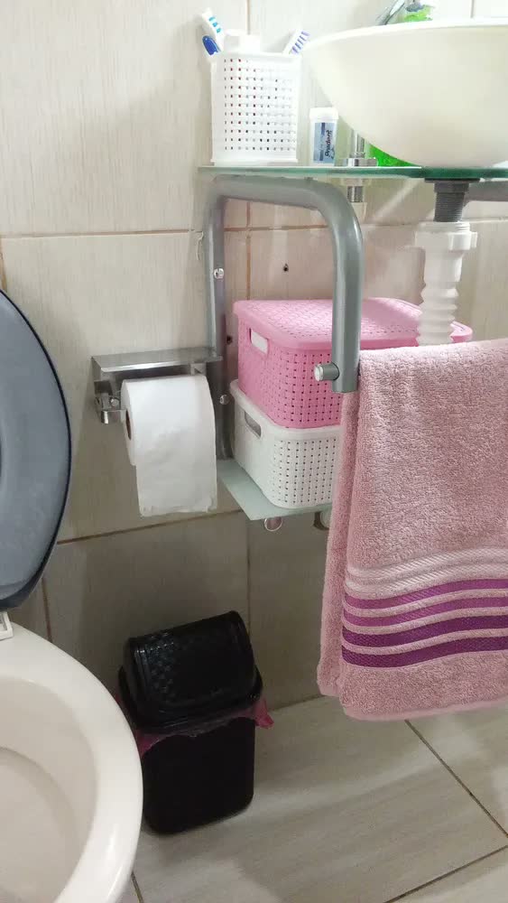 foto de Cesto Organizador Rattan Pequeno 4L Com Tampa Nitron Caixa Organizadora Multiuso Decorativa Banheiro Cozinha Quarto Porta Objetos Plástico Resistente Estilo Vime Moderno Compacto Elegante