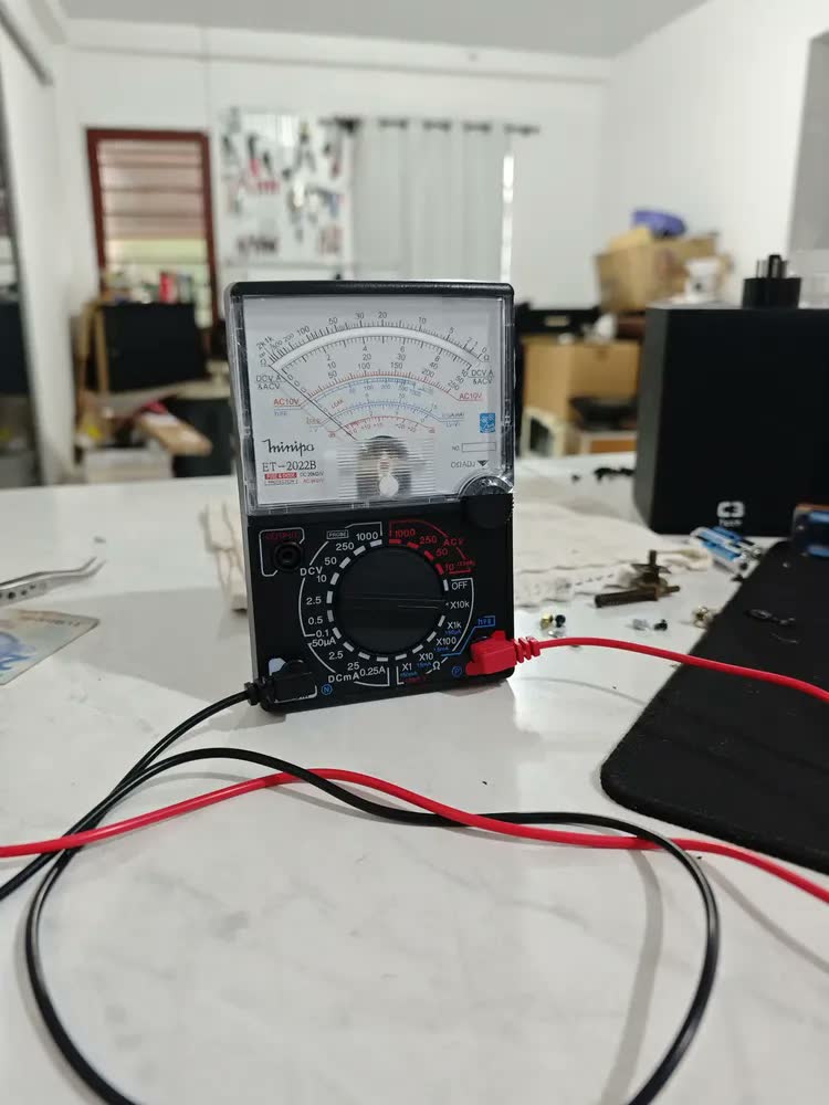 foto de Multímetro Analógico Minipa ET-2022B Portátil Bateria Testes Eletricidade