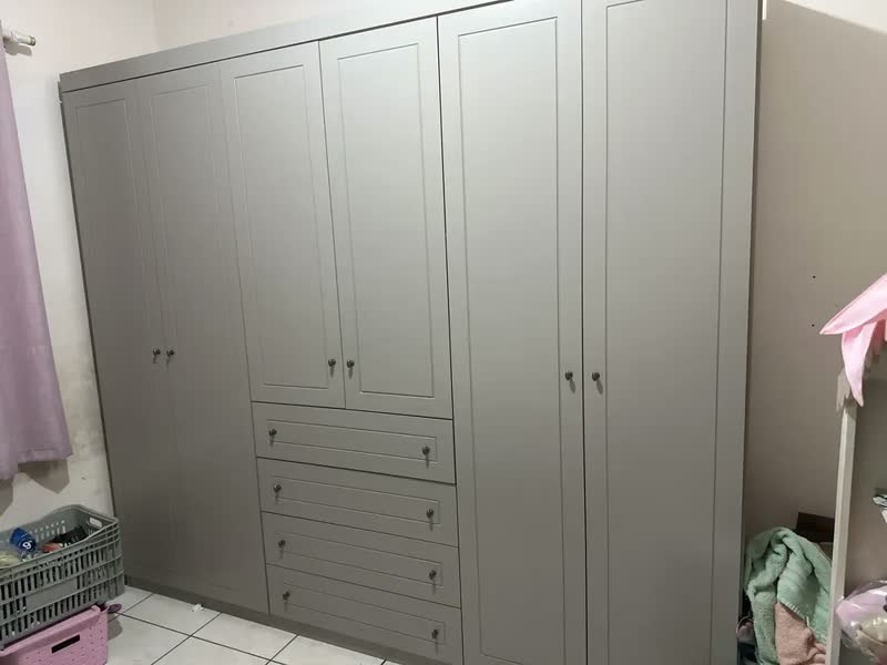 foto de Guarda Roupa Casal Americano 6 Portas Cinza Henn