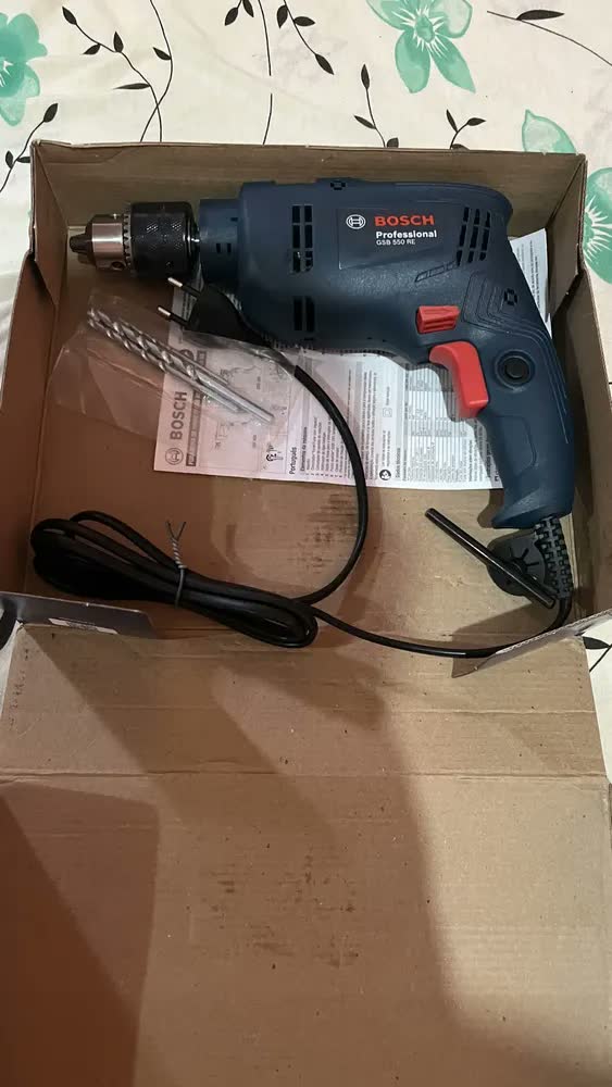 foto de Furadeira De Impacto Bosch GSB 550re 550w C/ Acessórios Cor Azul-turquesa