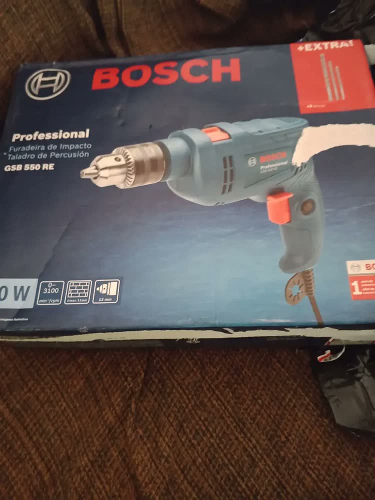 foto de Furadeira De Impacto Bosch GSB 550re 550w C/ Acessórios Cor Azul-turquesa
