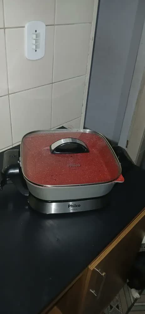 foto de Panela Elétrica Philco Redstone 4l Ppe04 Cor Vermelho