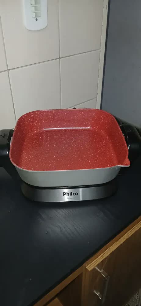 foto de Panela Elétrica Philco Redstone 4l Ppe04 Cor Vermelho