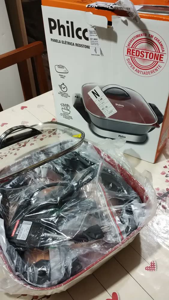 foto de Panela Elétrica Philco Redstone 4l Ppe04 Cor Vermelho