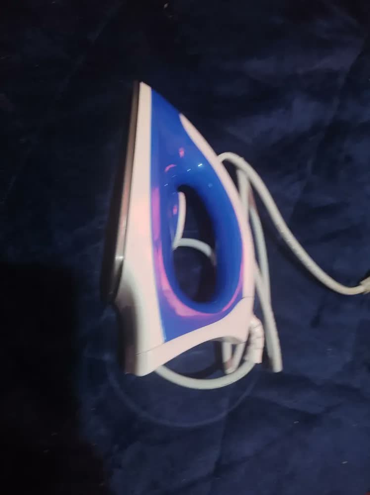 foto de Ferro Seco Elgin Antiaderente Branco Azul 110v Iron Force Branco E Azul