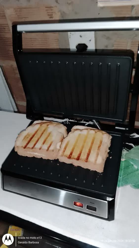foto de Grill E Sanduicheira Philco PGR21PI Antiaderente 2 Em 1 Inox