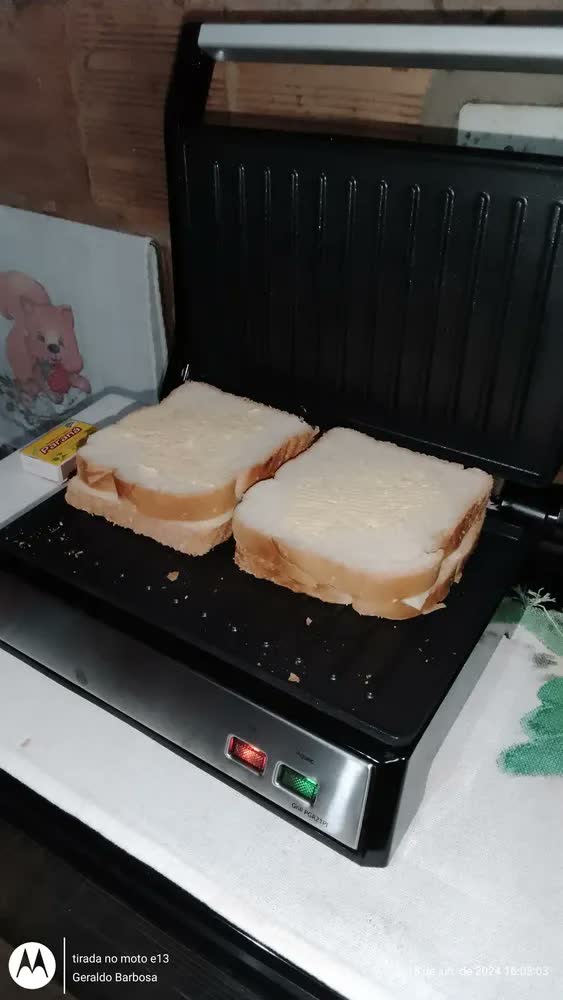 foto de Grill E Sanduicheira Philco PGR21PI Antiaderente 2 Em 1 Inox