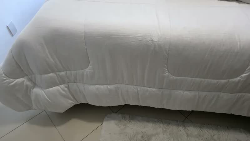 foto de Edredom Casal 300 Fios Kacyumara Satinee Branco Acetinado