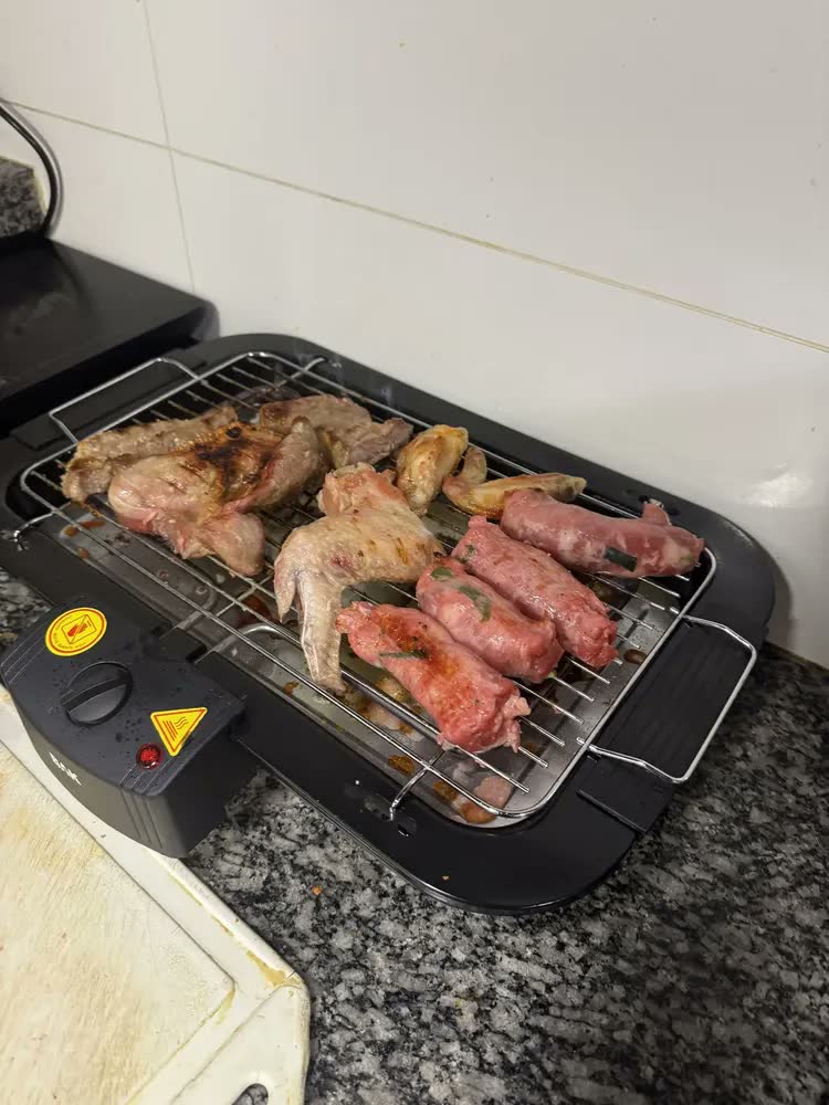 foto de Churrasqueira Elétrica Portátil Bak BBQ 127V 1500W Grelha Inox