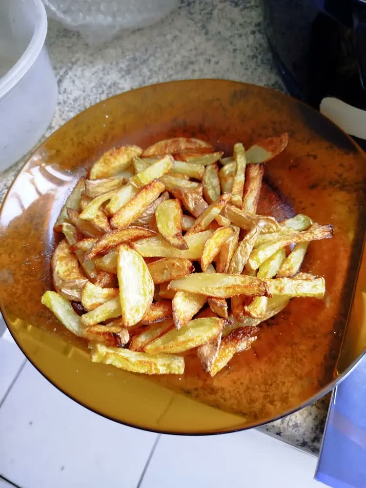 foto de Fritadeira sem óleo air fryer 4L Mondial 1500W AFN-40-BFT