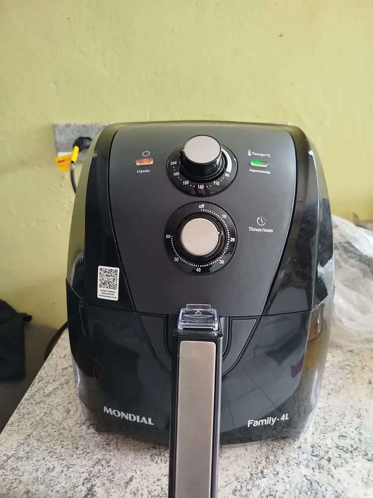foto de Fritadeira sem óleo air fryer 4L Mondial 1500W AFN-40-BFT