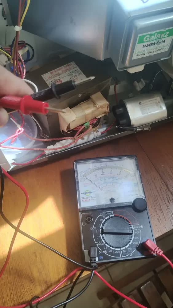 foto de Multímetro Analógico Brasfort FT360 Para Teste Elétrico Com Sinal Sonoro