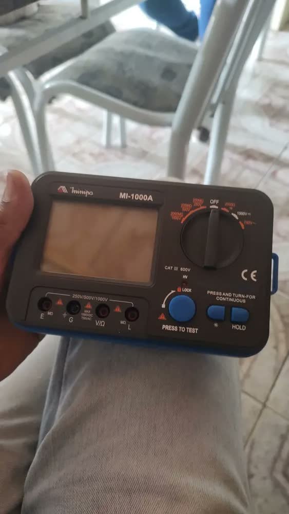 foto de Megômetro Digital Minipa MI-1000A — Medição de Resistência de Isolação até 1000V