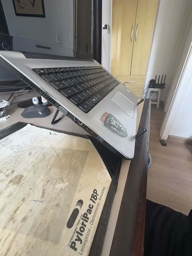 foto de Suporte Notebook Ergonômico Ajustável Dobrável Antiderrapante Preto Portátil PIX 0790016 – Ideal para Home Office e Estudo