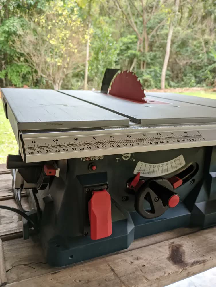 foto de Serra de Mesa Bosch GTS 254 1800W disco de 254mm