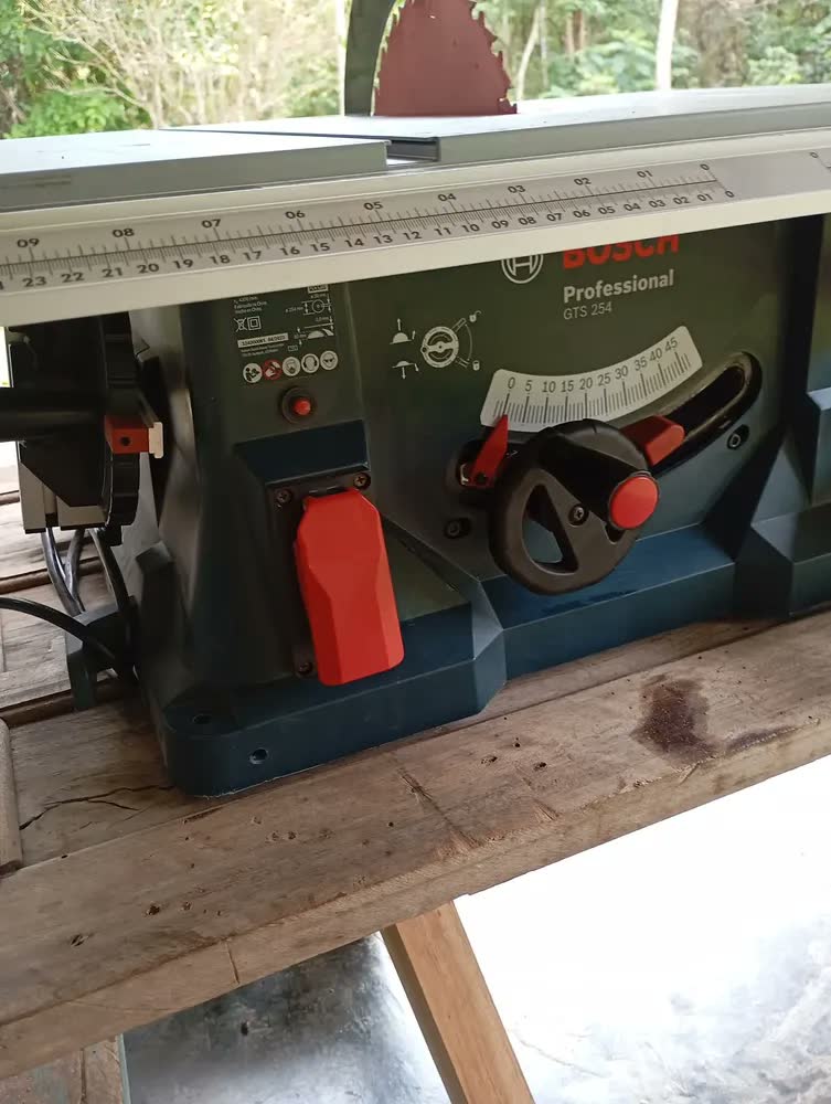 foto de Serra de Mesa Bosch GTS 254 1800W disco de 254mm