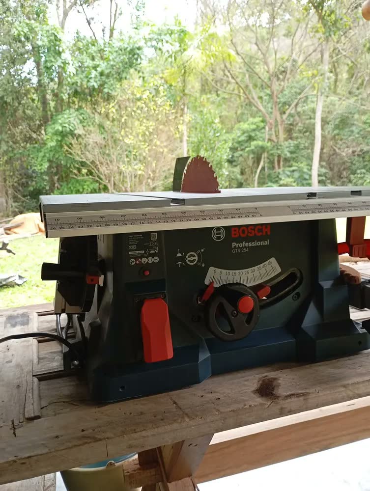 foto de Serra de Mesa Bosch GTS 254 1800W disco de 254mm