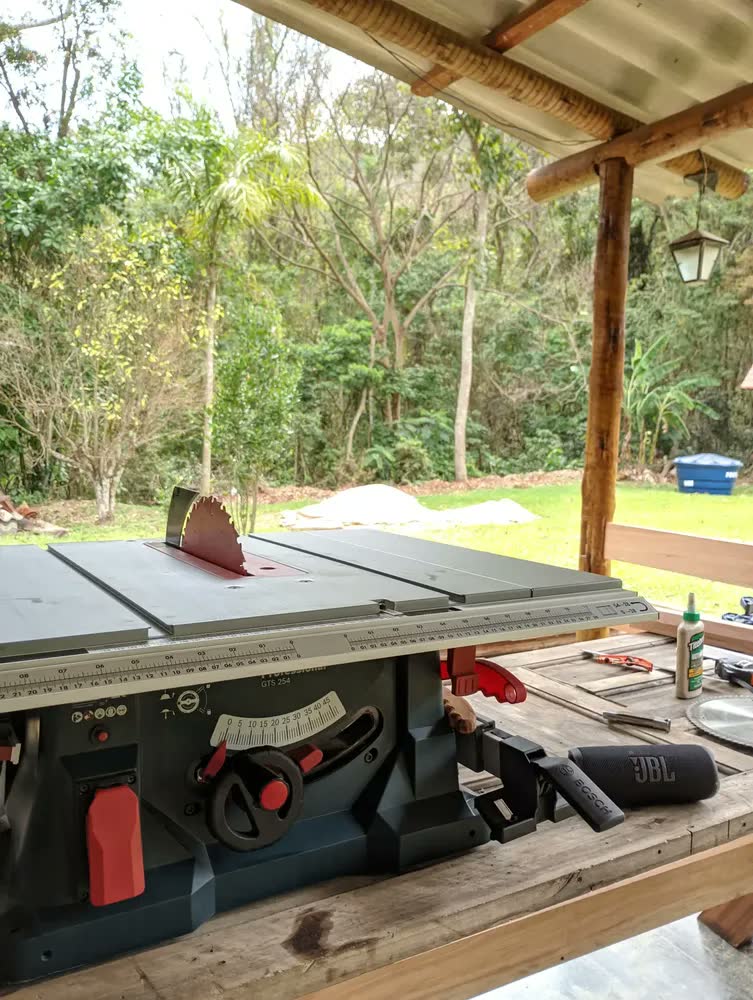 foto de Serra de Mesa Bosch GTS 254 1800W disco de 254mm
